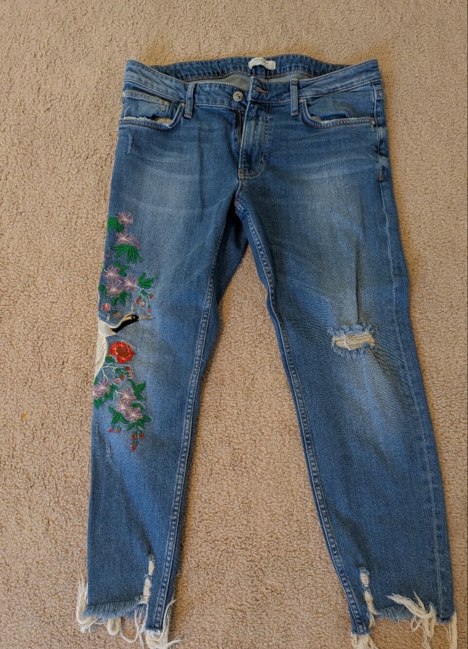 Zara Blue Cropped Jeans with Floral & Bird Embroidery Ripped Size 8
